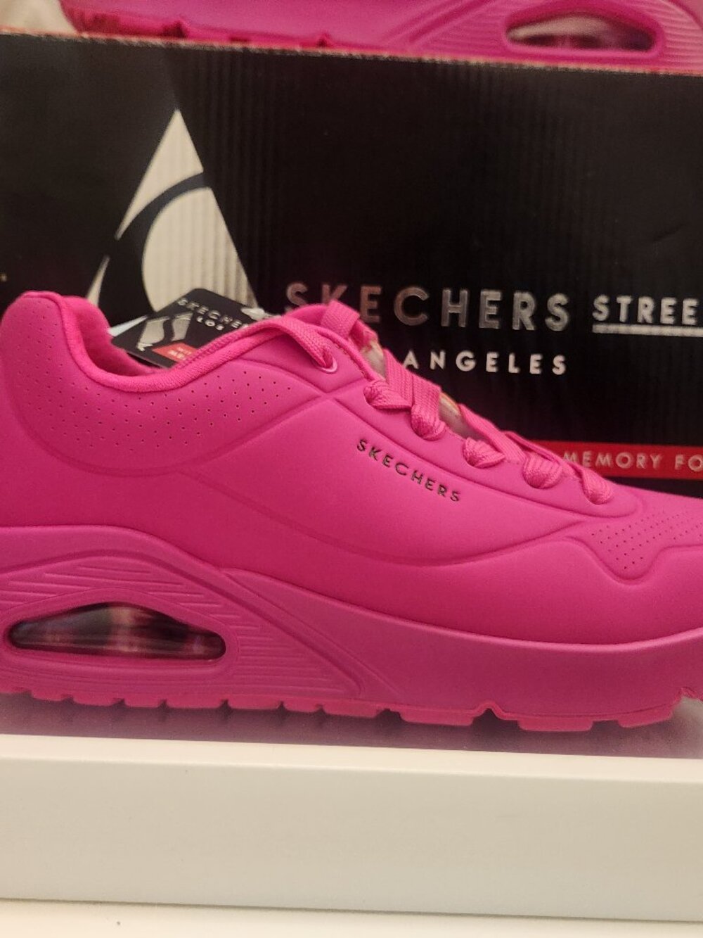 Skechers street Stand on Air Pink Sneakers. NIB. Size 7.5